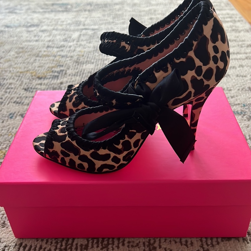 Brand new betsey Johnson animal print shoes - Picture 2 of 5